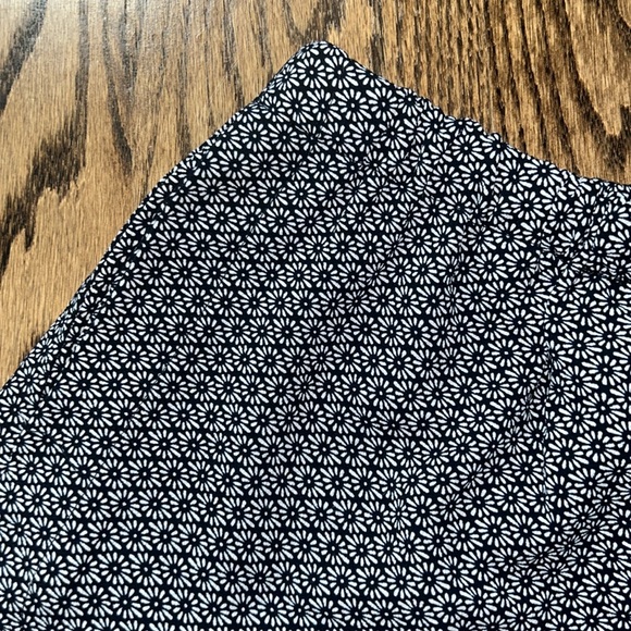 Brandy Melville flowy shorts - Picture 2 of 3